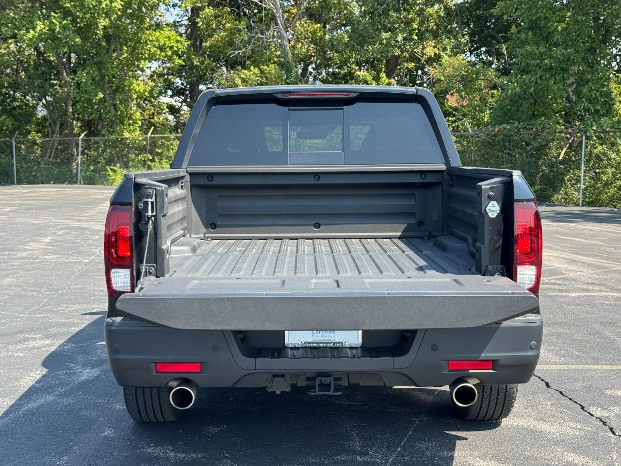 Honda Ridgeline Vehicle Full-screen Gallery Image 05