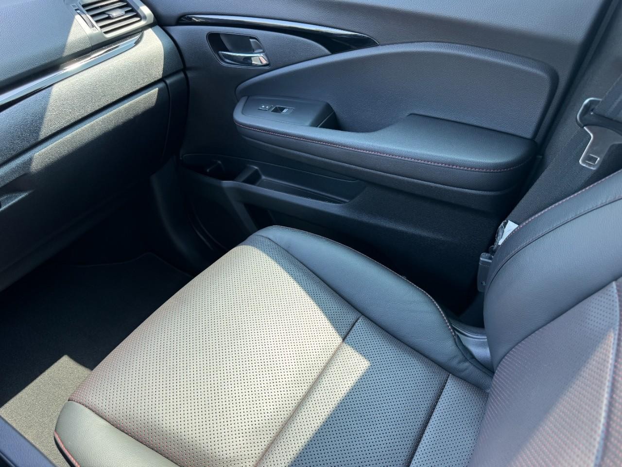 Honda Ridgeline Vehicle Full-screen Gallery Image 18