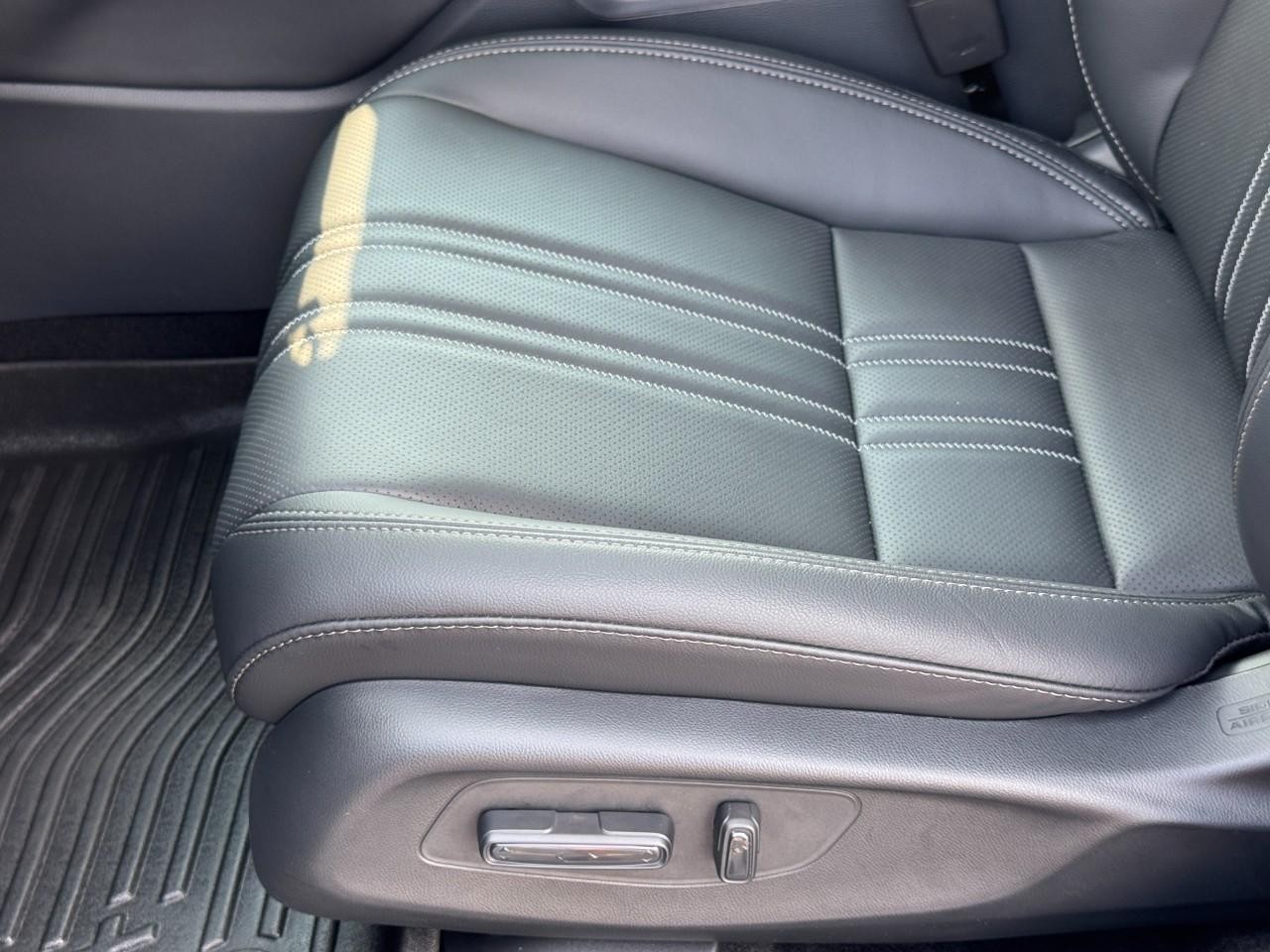 Honda HR-V Vehicle Full-screen Gallery Image 17