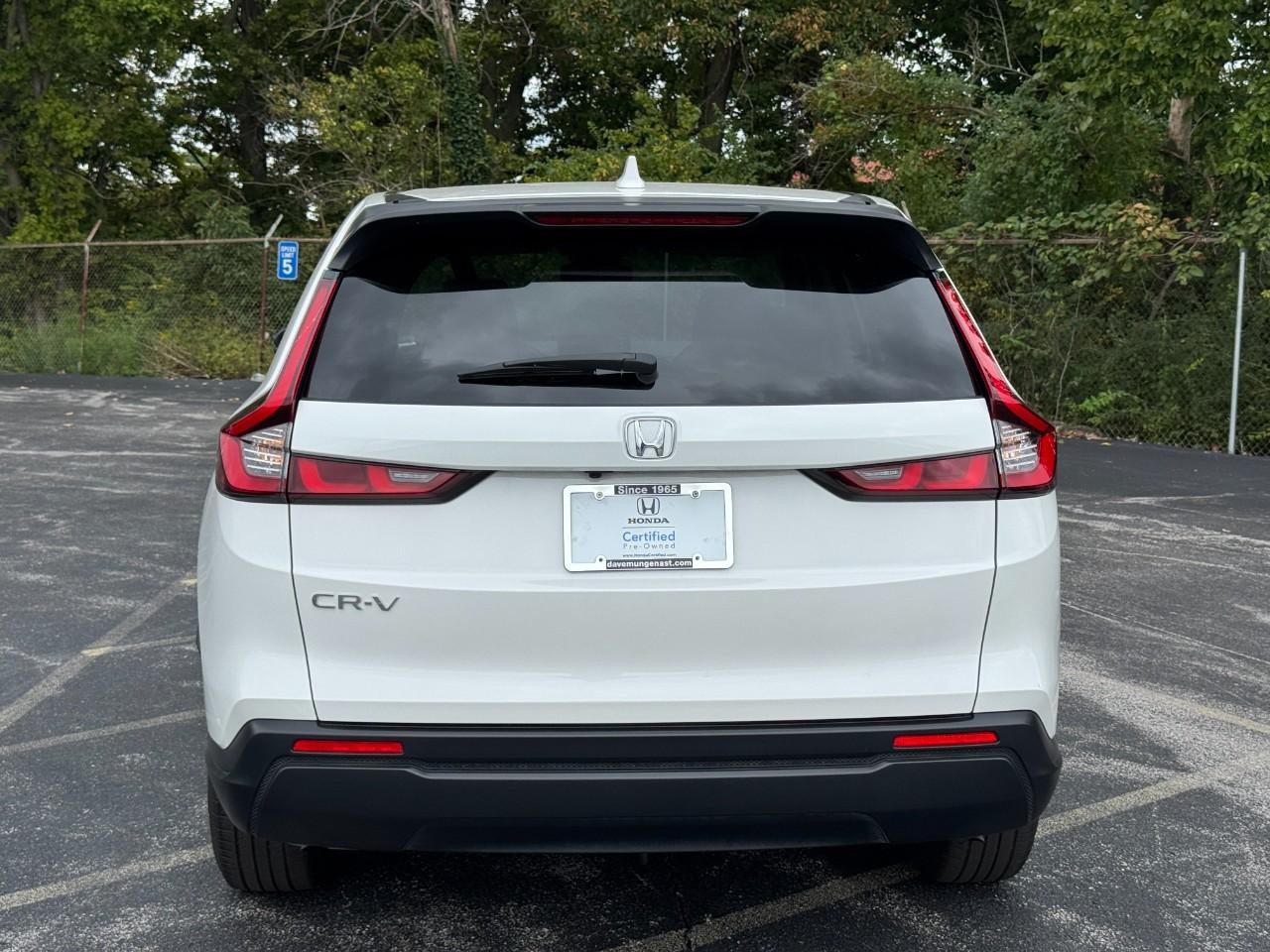 Honda CR-V Vehicle Full-screen Gallery Image 06