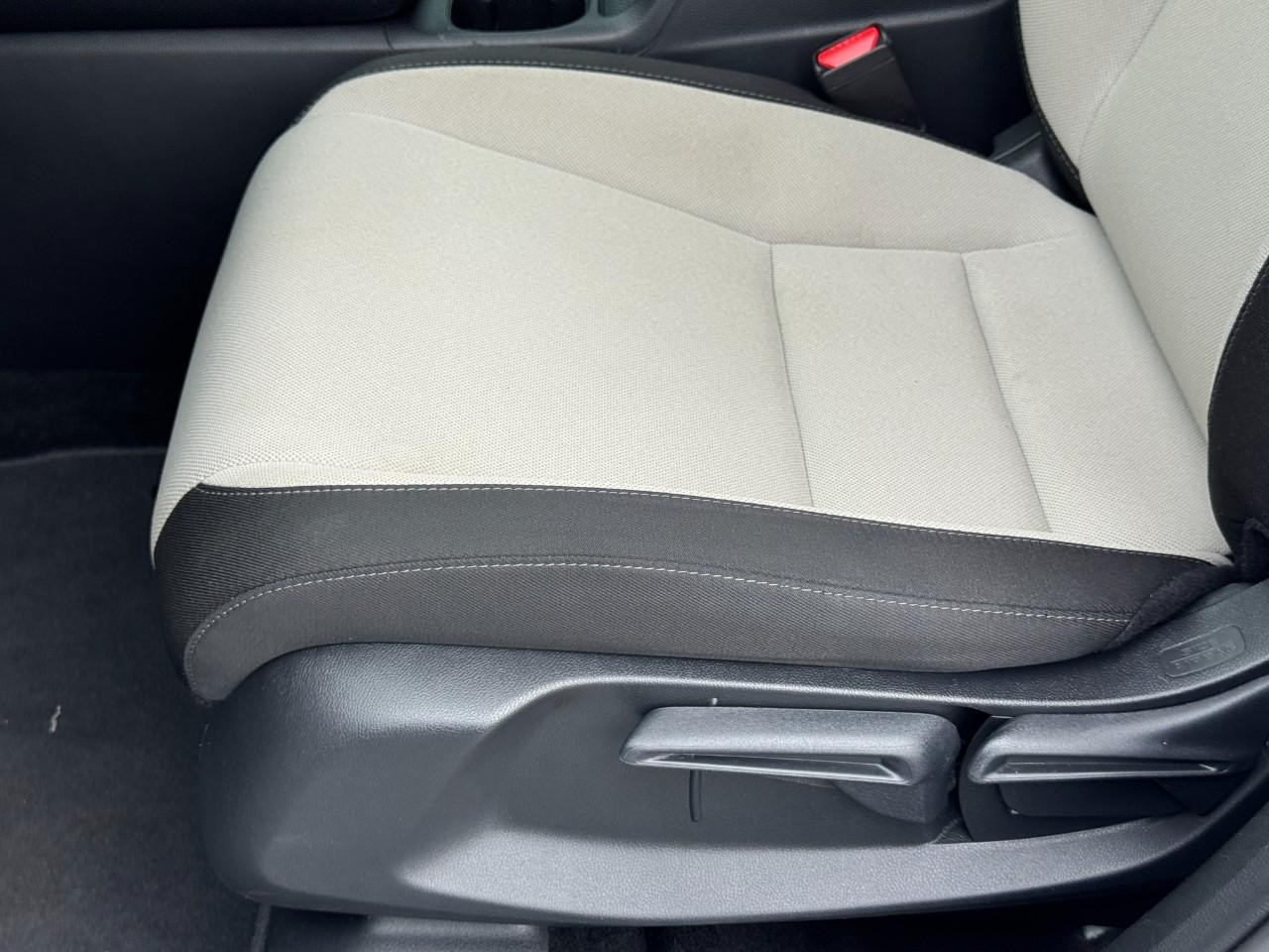 Honda CR-V Vehicle Full-screen Gallery Image 17