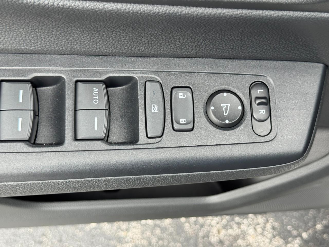 Honda CR-V Vehicle Full-screen Gallery Image 18