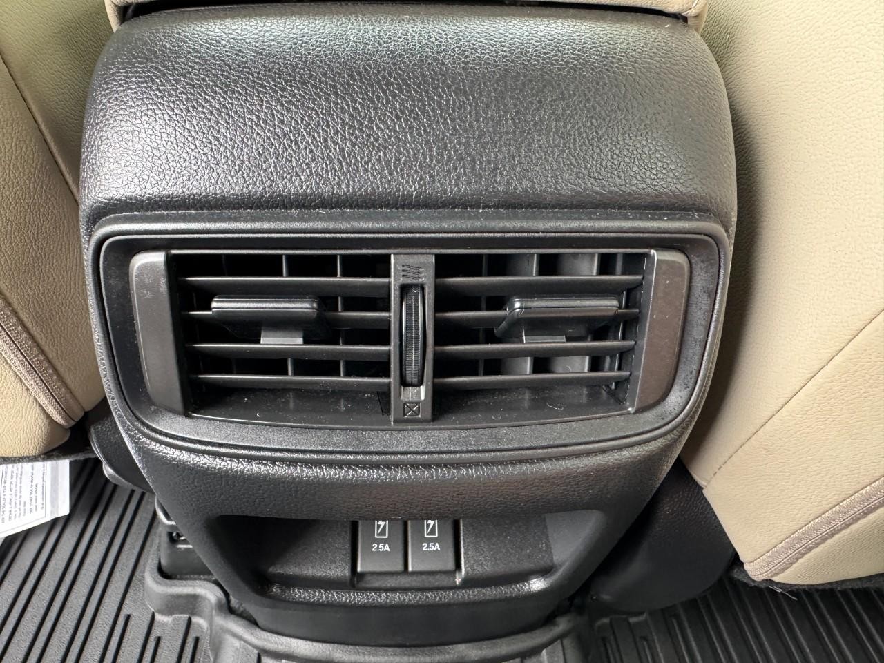 Honda CR-V Vehicle Full-screen Gallery Image 12