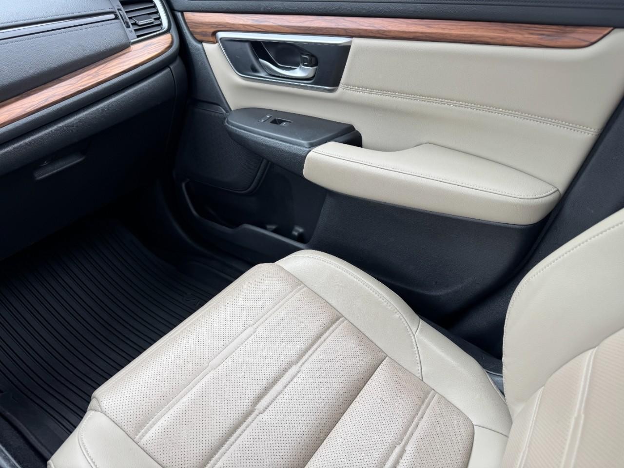 Honda CR-V Vehicle Full-screen Gallery Image 16