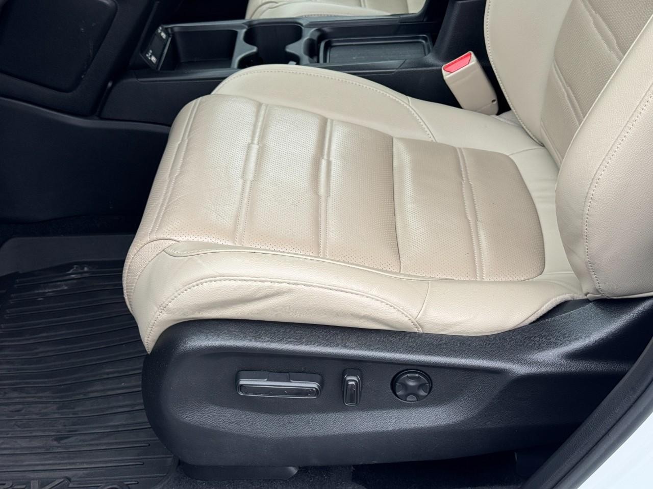 Honda CR-V Vehicle Full-screen Gallery Image 17