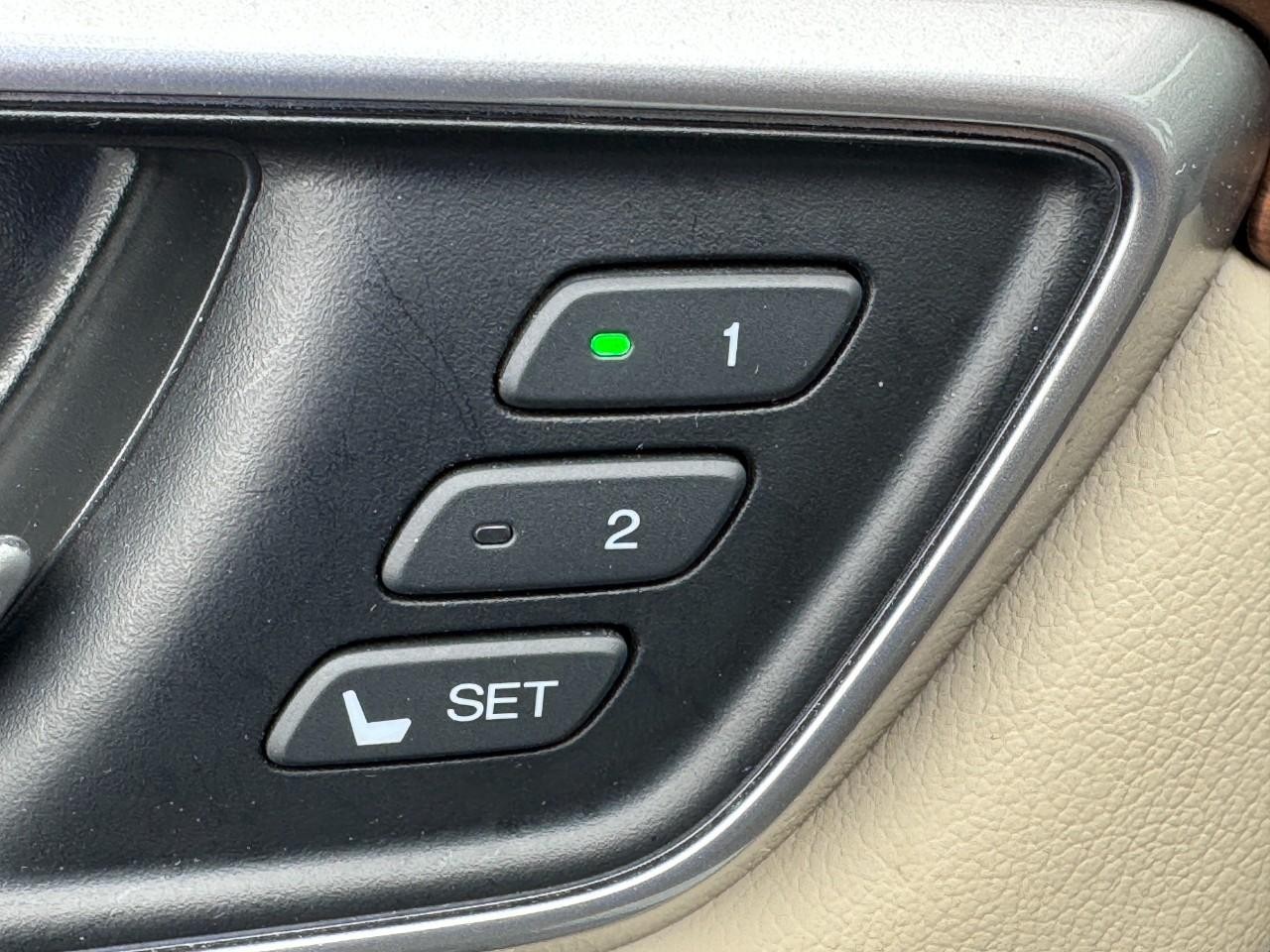 Honda CR-V Vehicle Full-screen Gallery Image 19