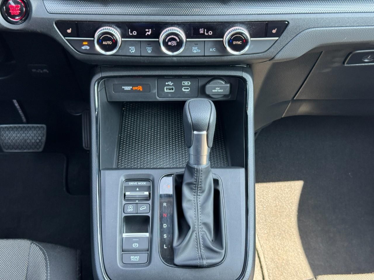 Honda CR-V Vehicle Full-screen Gallery Image 16