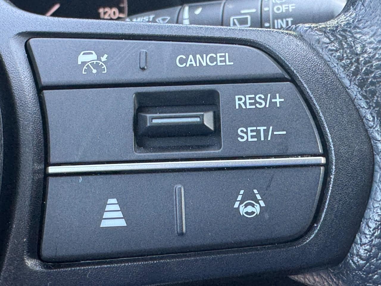Honda CR-V Vehicle Full-screen Gallery Image 21
