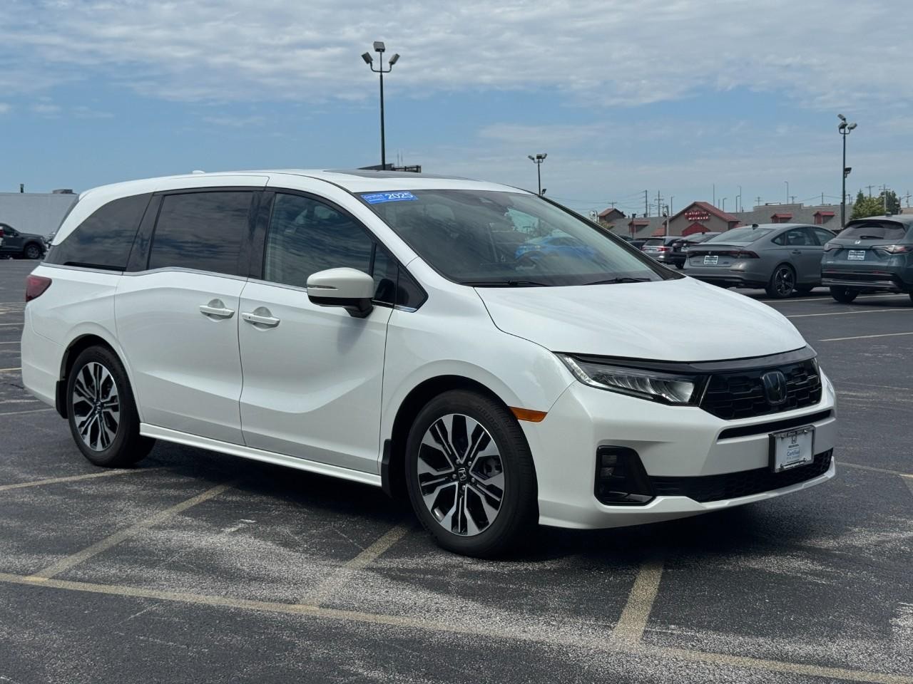 Honda Odyssey Vehicle Full-screen Gallery Image 02