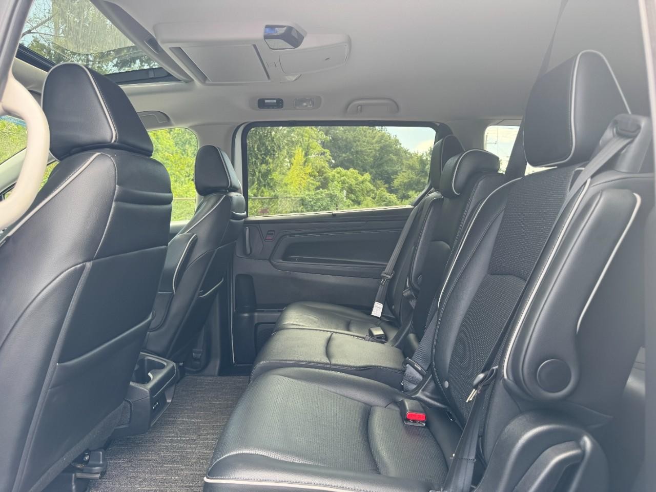 Honda Odyssey Vehicle Full-screen Gallery Image 12