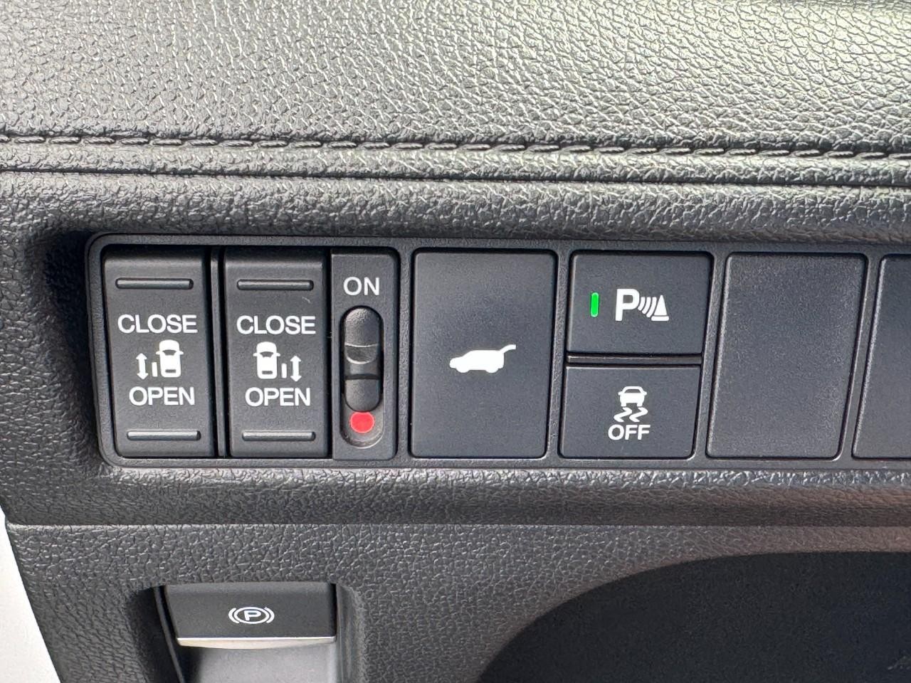 Honda Odyssey Vehicle Full-screen Gallery Image 21