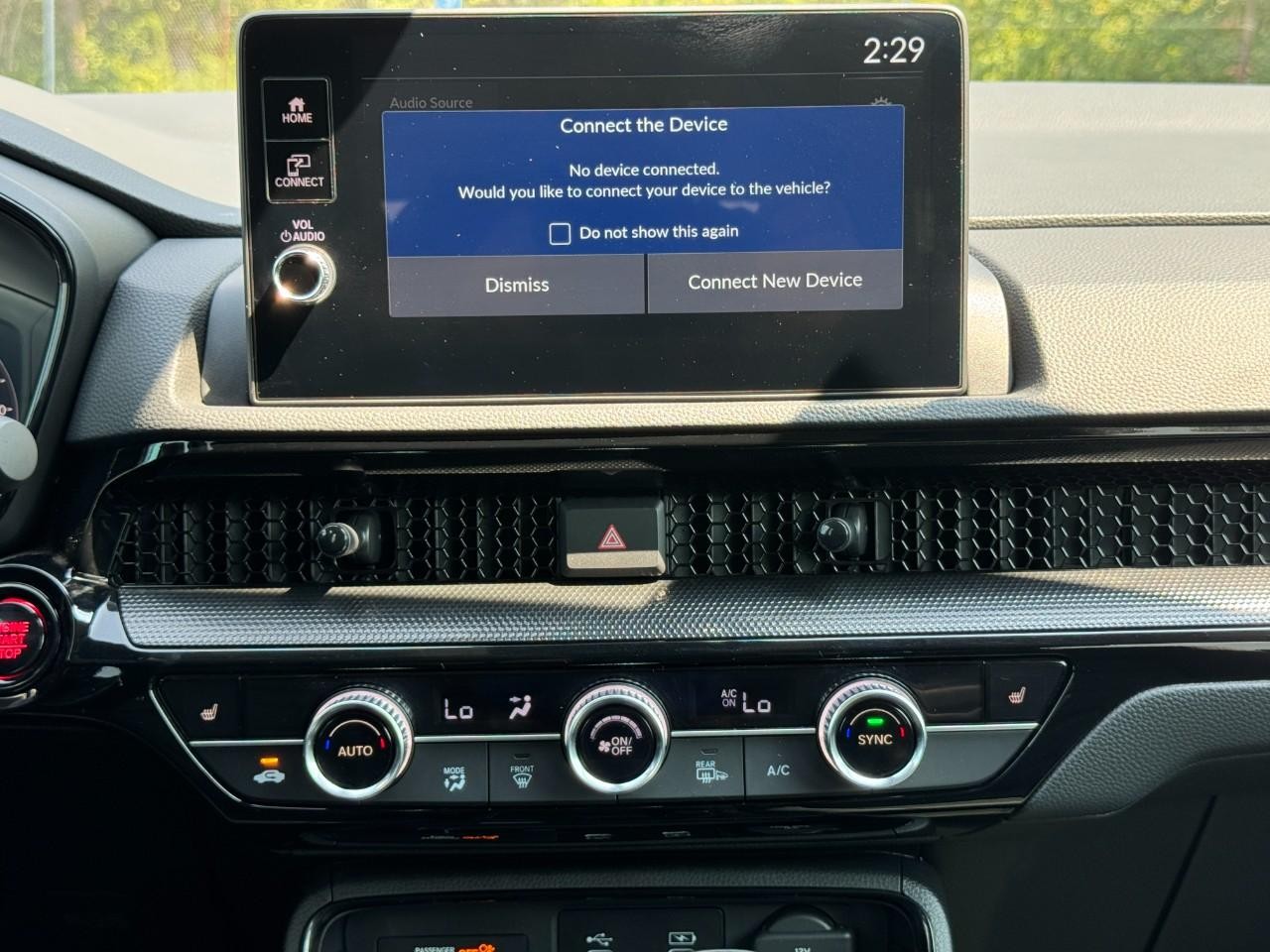 Honda CR-V Vehicle Full-screen Gallery Image 15