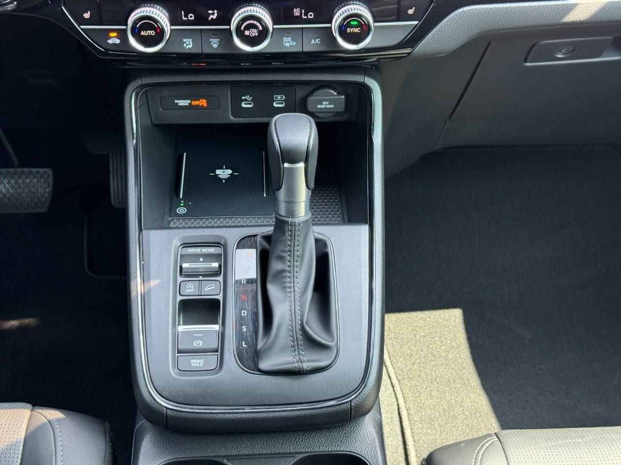 Honda CR-V Vehicle Full-screen Gallery Image 16
