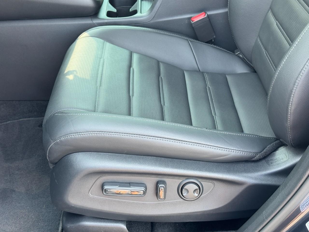 Honda CR-V Vehicle Full-screen Gallery Image 18