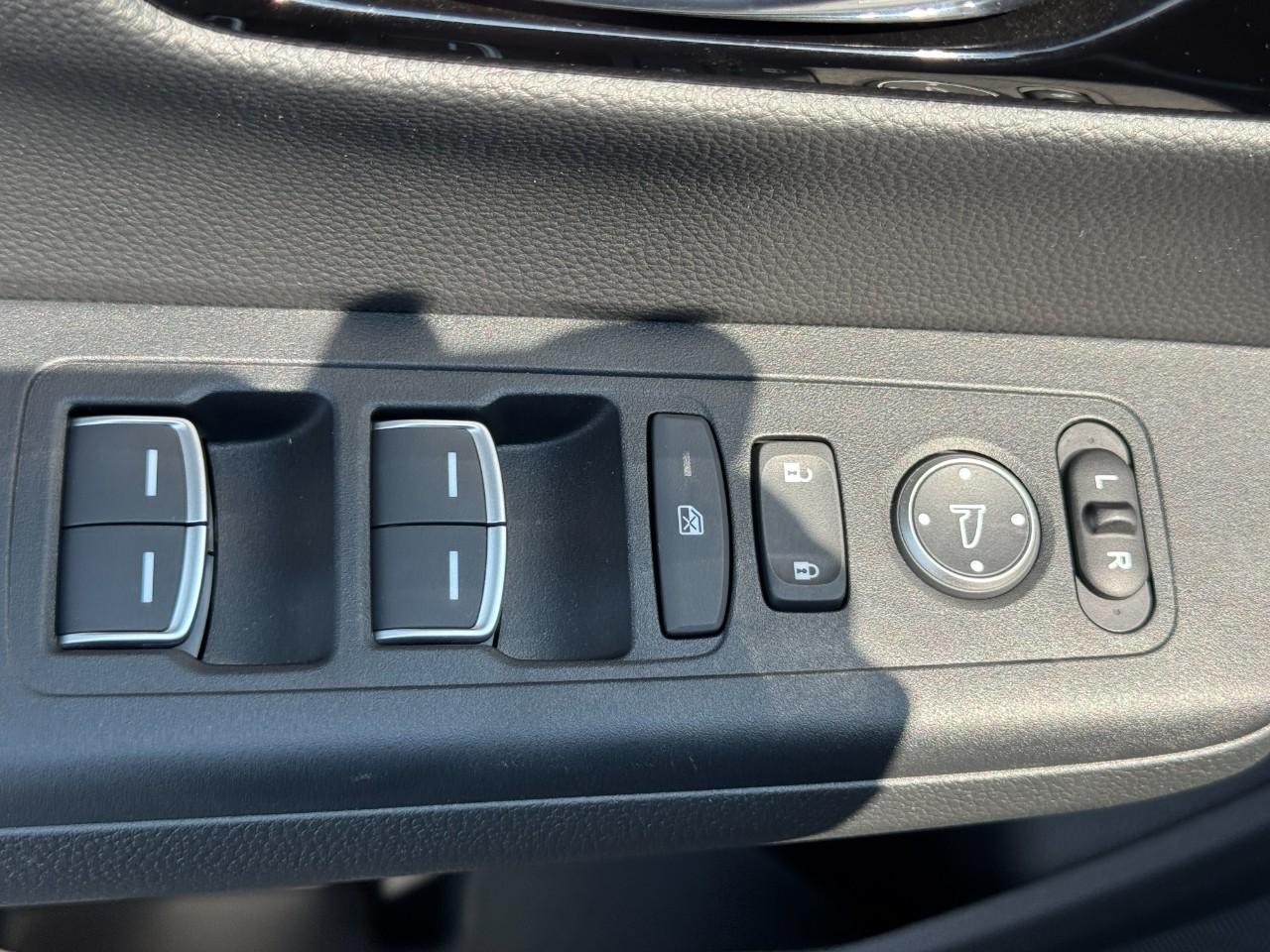Honda CR-V Vehicle Full-screen Gallery Image 19