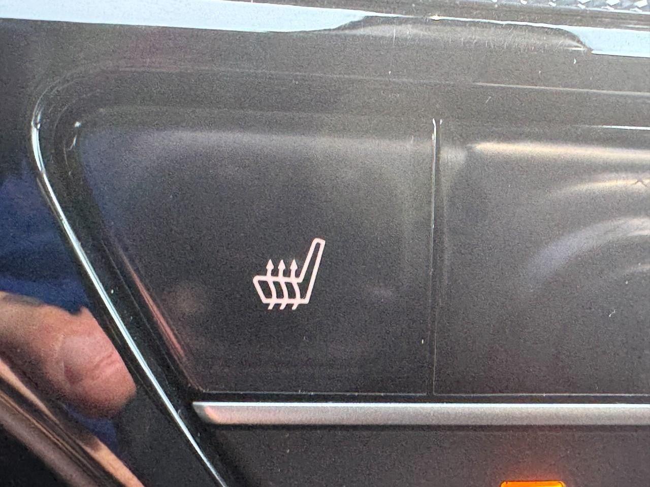 Honda CR-V Vehicle Full-screen Gallery Image 24