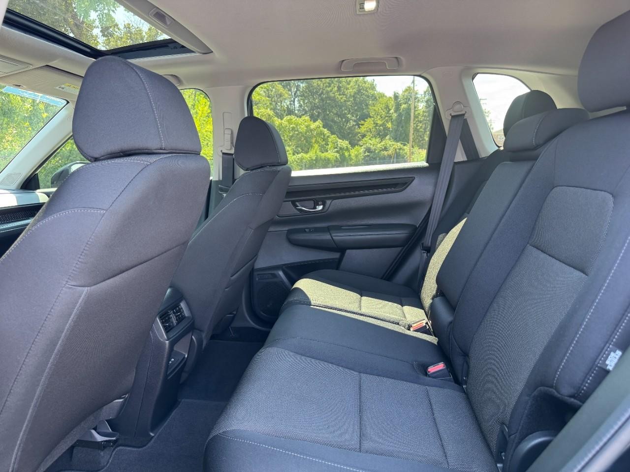 Honda CR-V Vehicle Full-screen Gallery Image 10