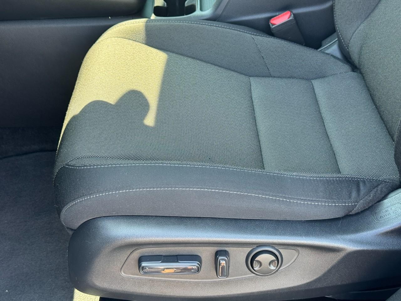 Honda CR-V Vehicle Full-screen Gallery Image 16