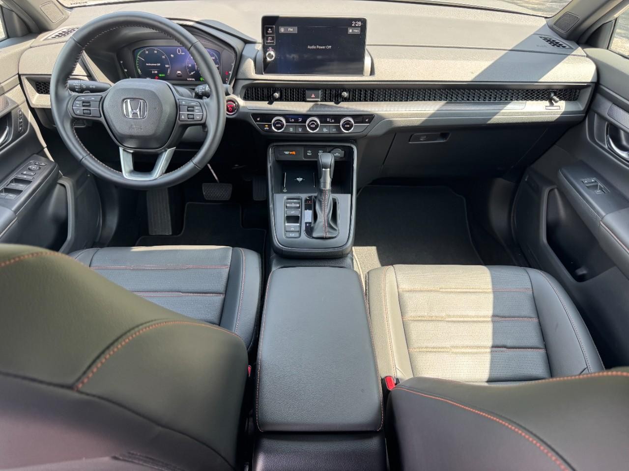 Honda CR-V Hybrid Vehicle Full-screen Gallery Image 18