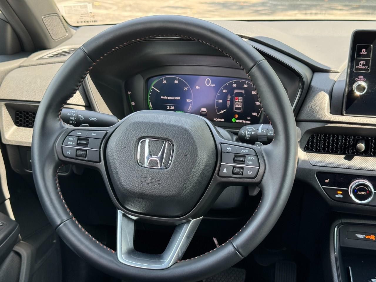 Honda CR-V Hybrid Vehicle Full-screen Gallery Image 19