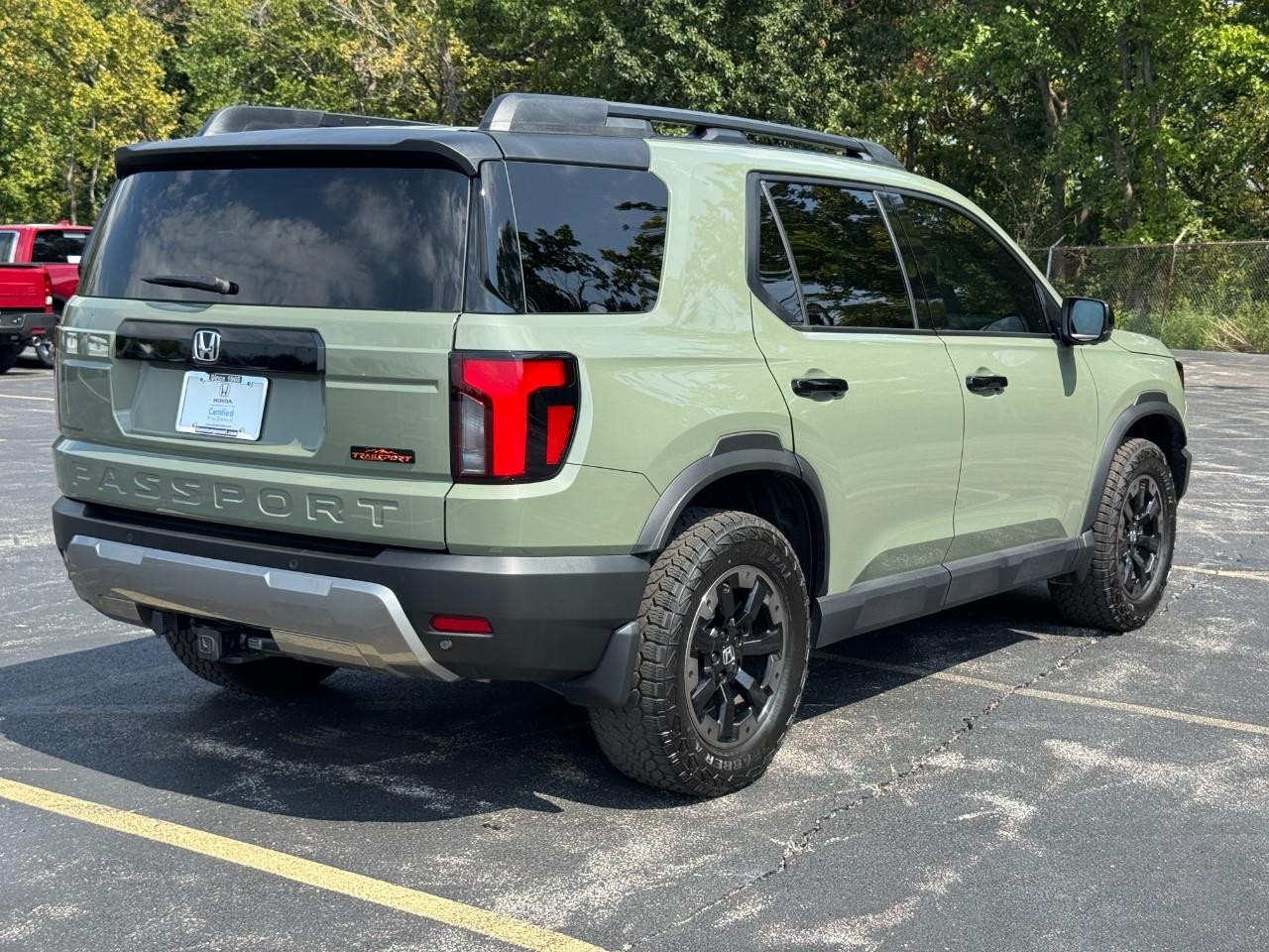 Honda Passport Vehicle Full-screen Gallery Image 04