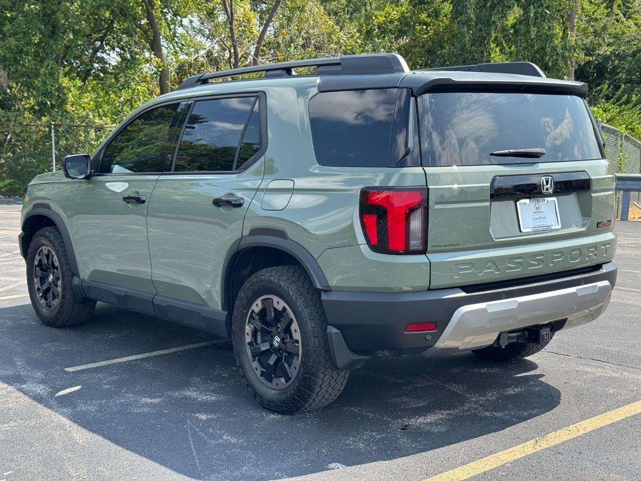 Honda Passport Vehicle Full-screen Gallery Image 08