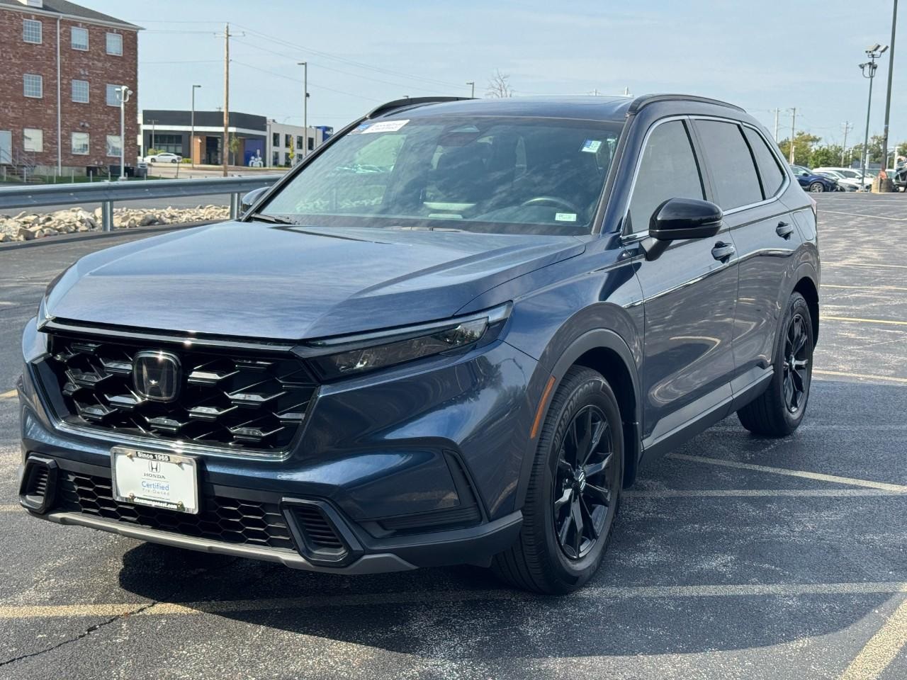 Honda CR-V Hybrid Vehicle Full-screen Gallery Image 10