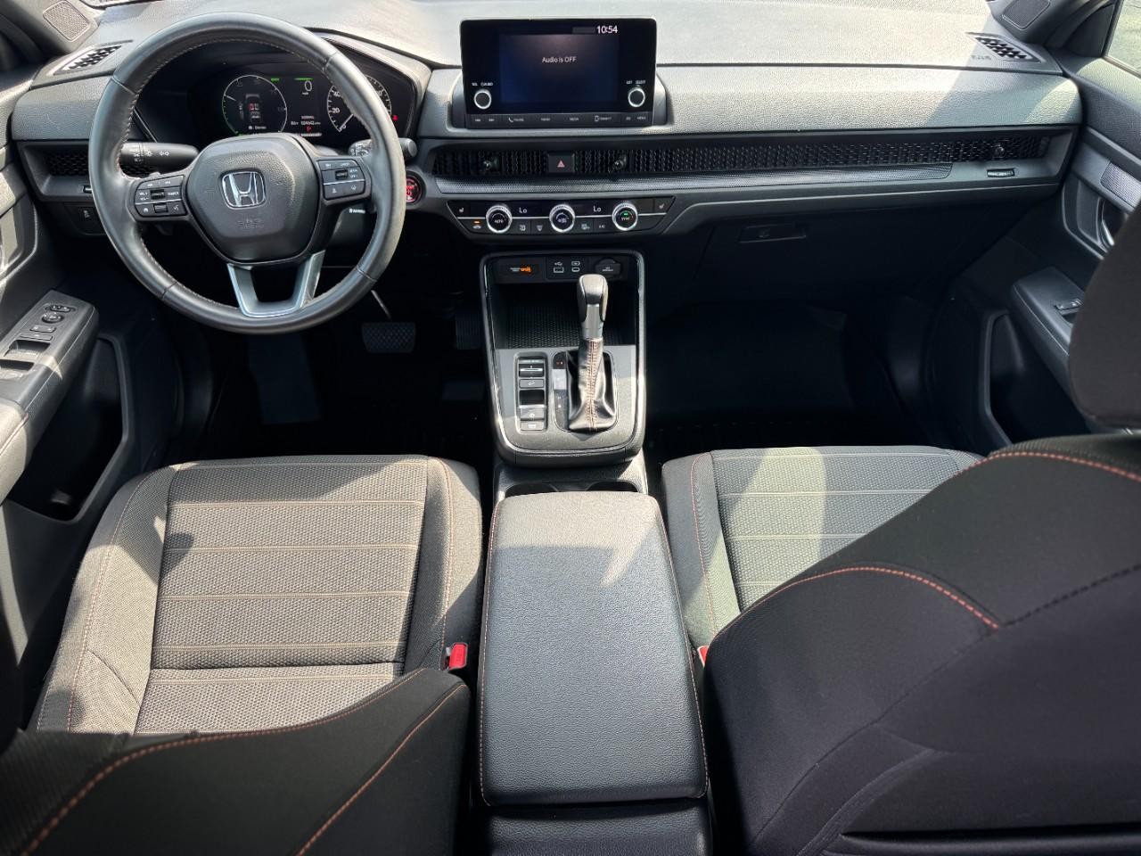 Honda CR-V Hybrid Vehicle Full-screen Gallery Image 13