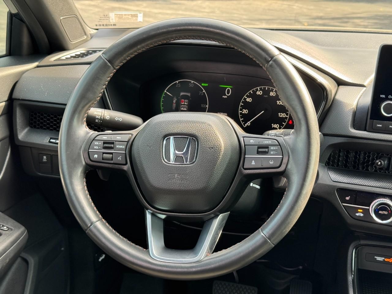 Honda CR-V Hybrid Vehicle Full-screen Gallery Image 14