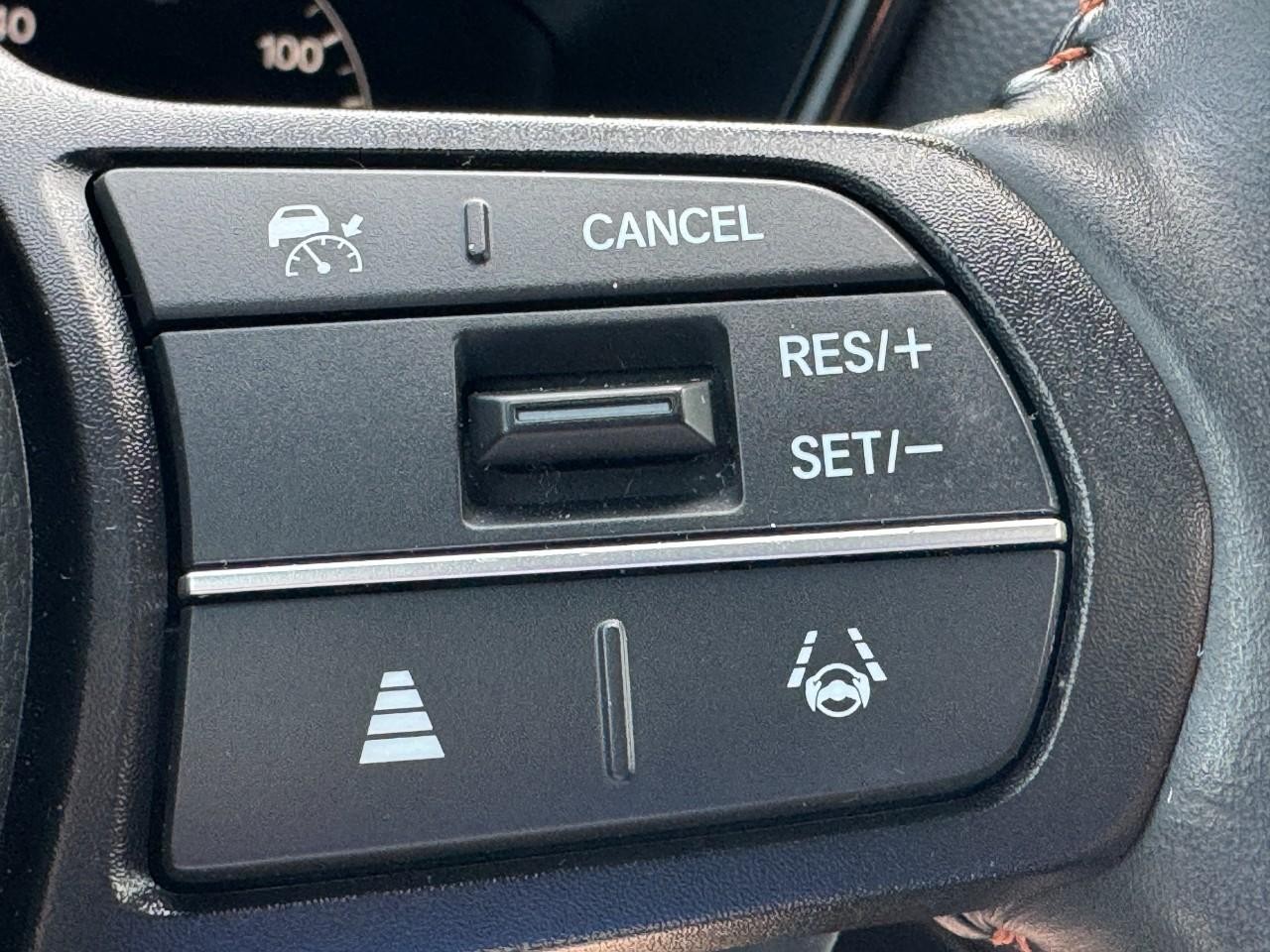 Honda CR-V Hybrid Vehicle Full-screen Gallery Image 21
