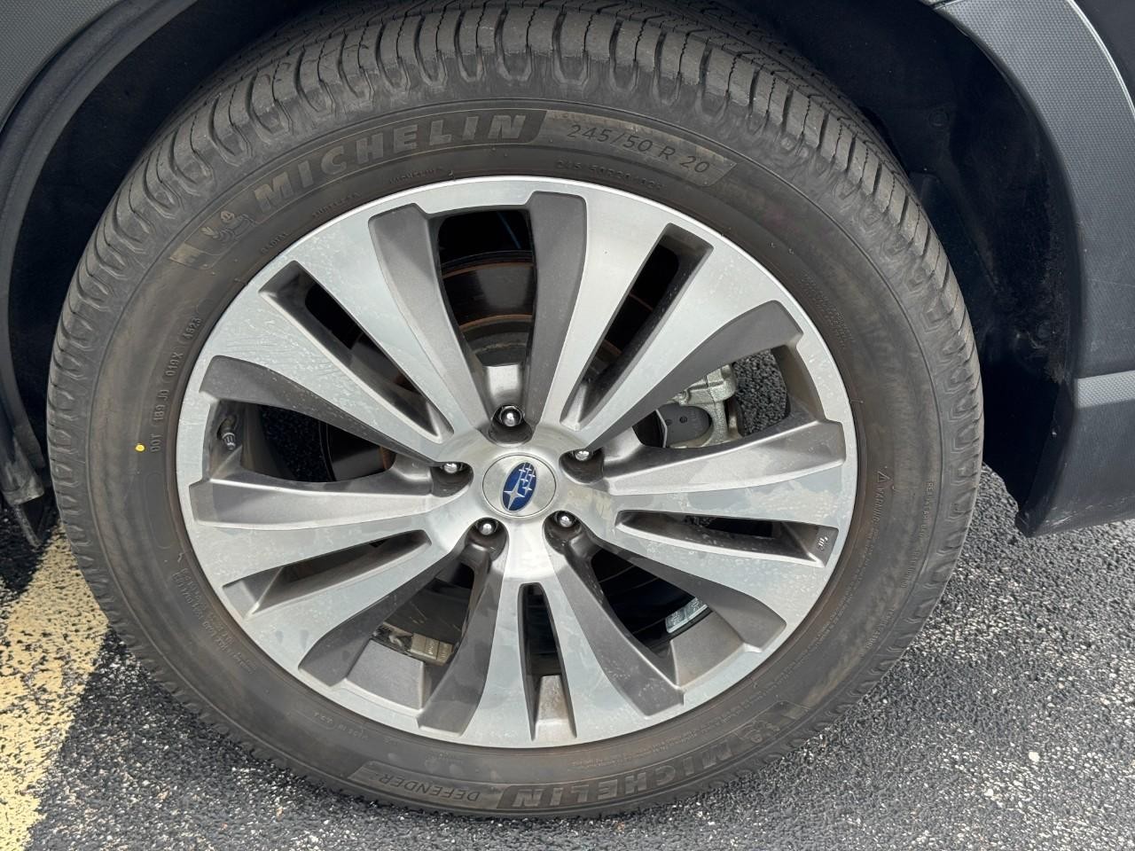 Subaru Ascent Vehicle Full-screen Gallery Image 09