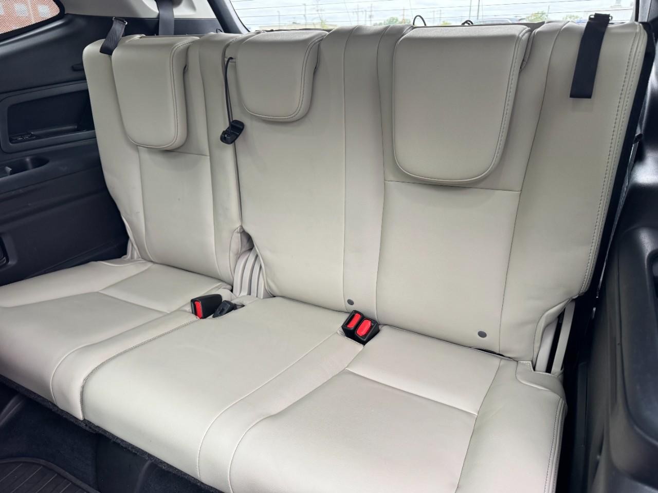 Subaru Ascent Vehicle Full-screen Gallery Image 13