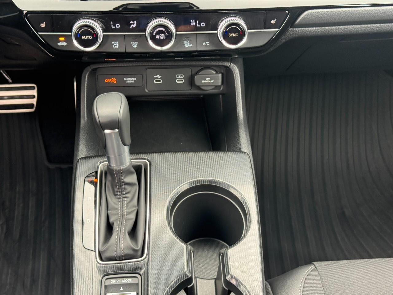 Honda Civic Sedan Hybrid Vehicle Full-screen Gallery Image 16