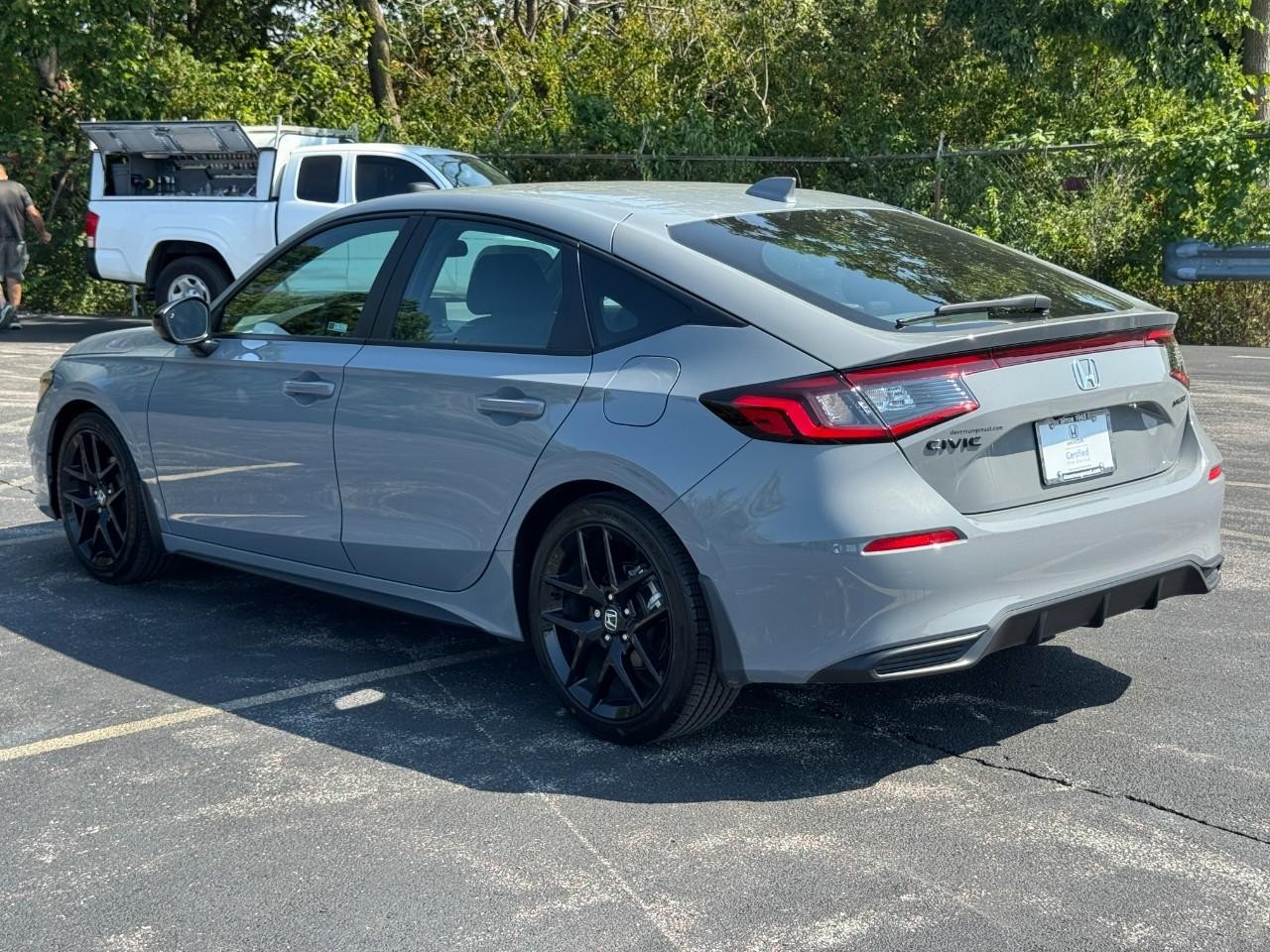 Honda Civic Hatchback Vehicle Full-screen Gallery Image 08