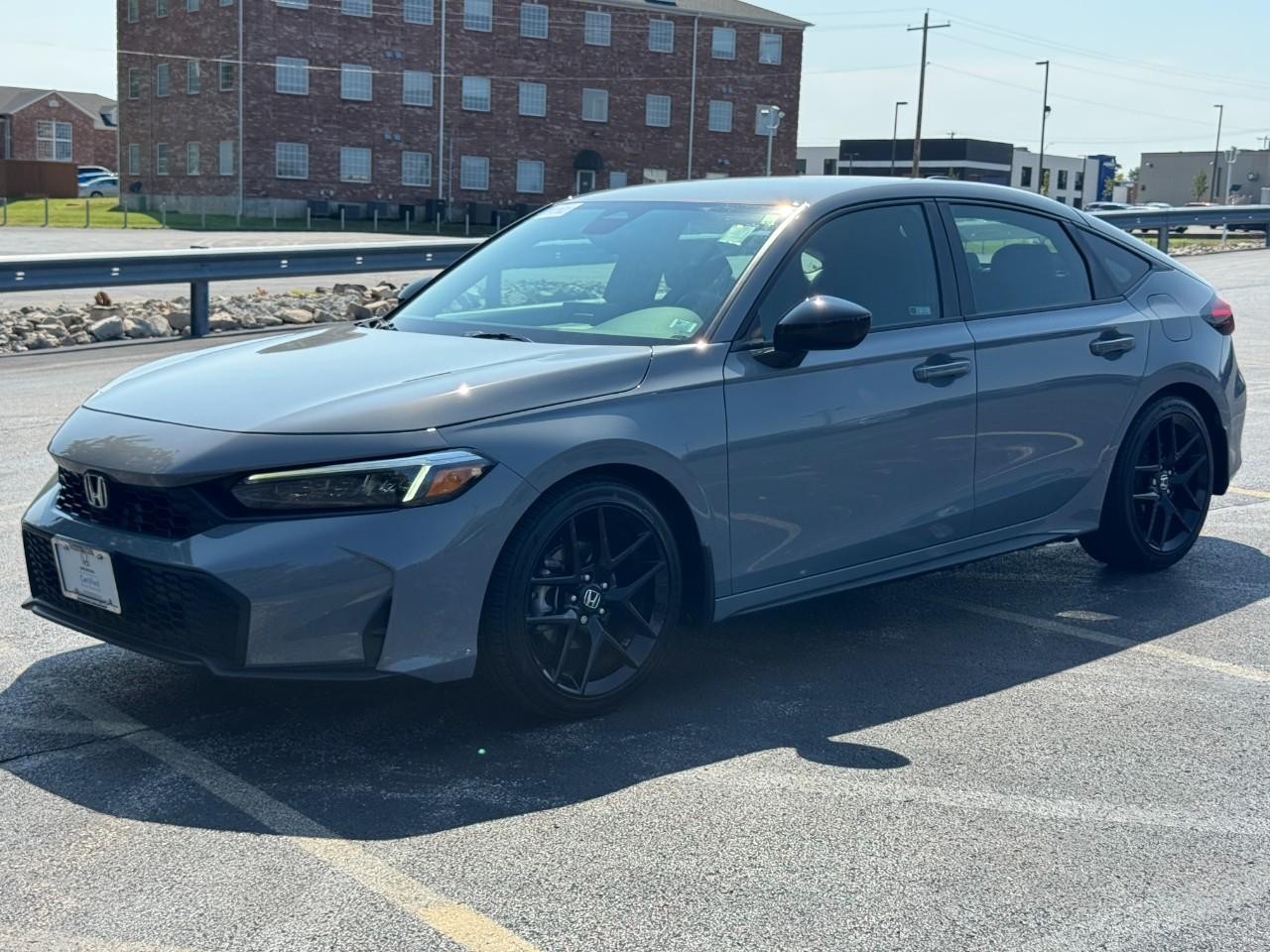 Honda Civic Hatchback Vehicle Full-screen Gallery Image 10