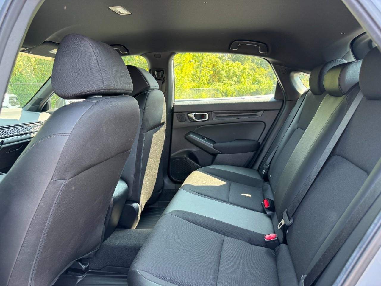Honda Civic Hatchback Vehicle Full-screen Gallery Image 12