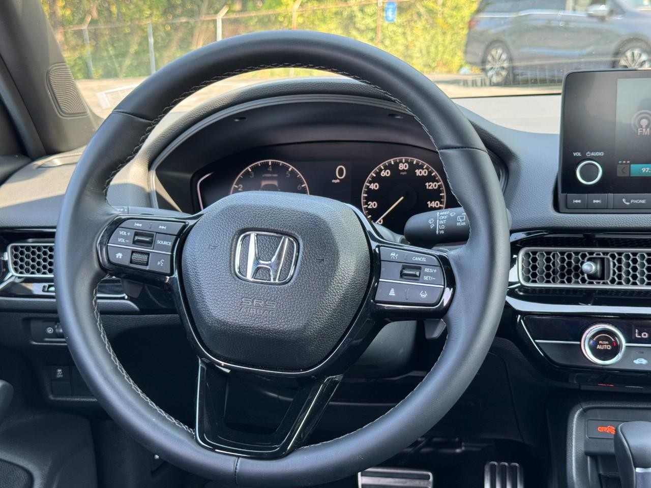 Honda Civic Hatchback Vehicle Full-screen Gallery Image 14