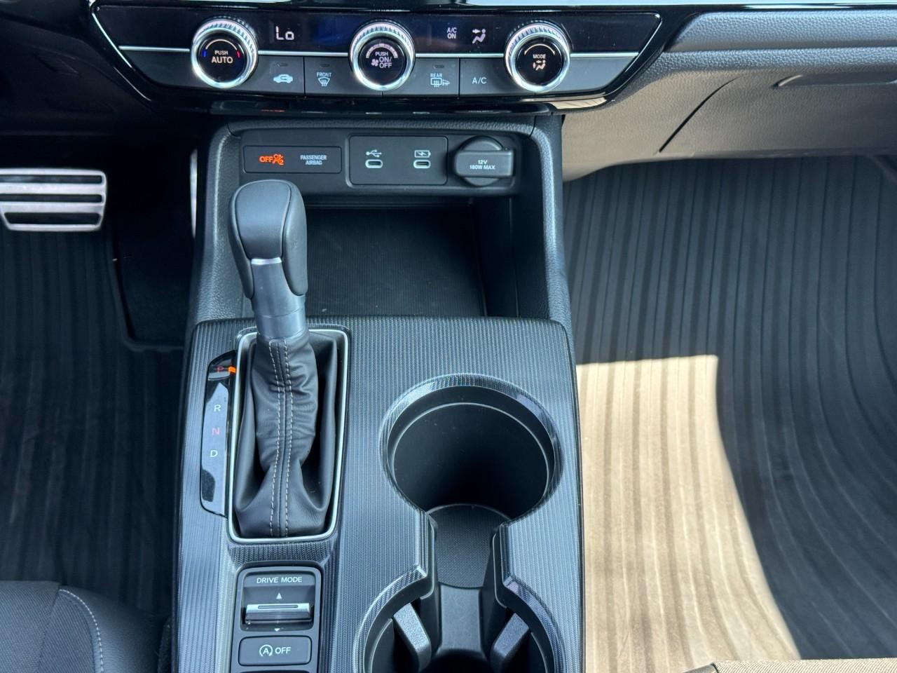 Honda Civic Hatchback Vehicle Full-screen Gallery Image 16