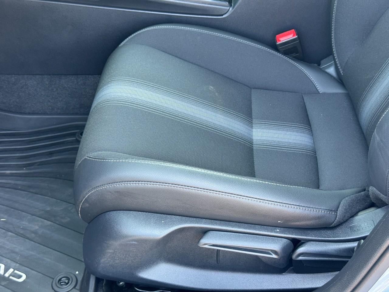 Honda Civic Hatchback Vehicle Full-screen Gallery Image 18