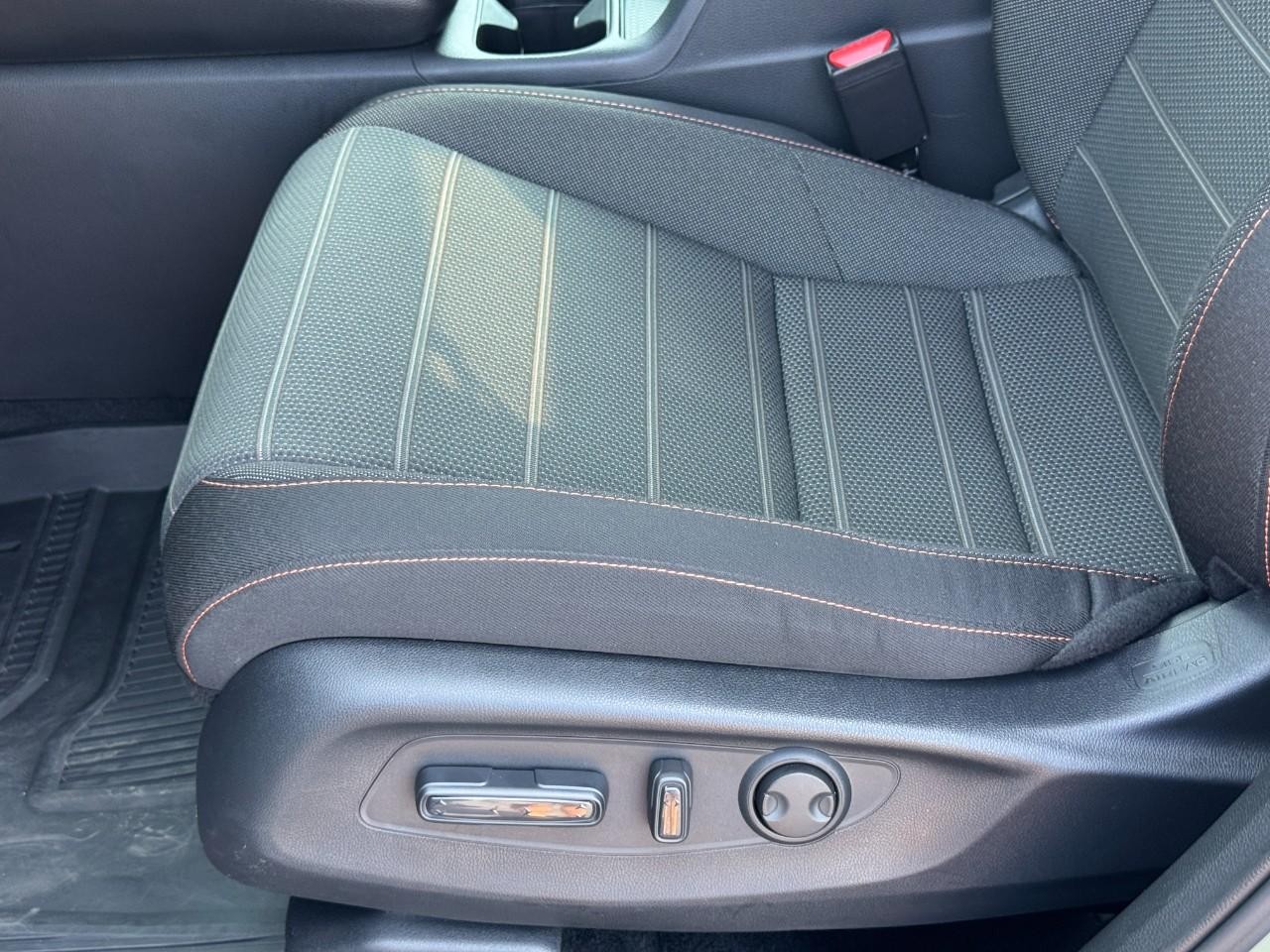 Honda CR-V Hybrid Vehicle Full-screen Gallery Image 19