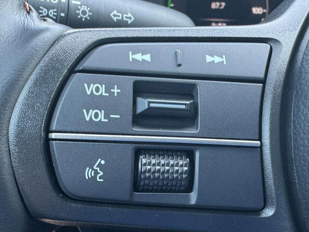 Honda CR-V Hybrid Vehicle Full-screen Gallery Image 21