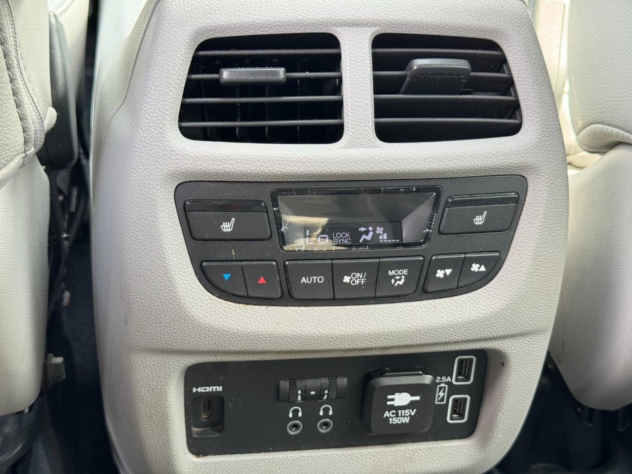 Honda Pilot Vehicle Full-screen Gallery Image 14