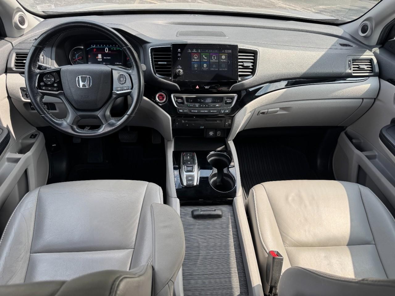 Honda Pilot Vehicle Full-screen Gallery Image 15