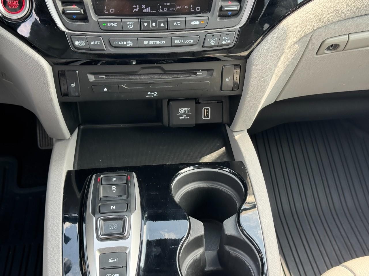Honda Pilot Vehicle Full-screen Gallery Image 18