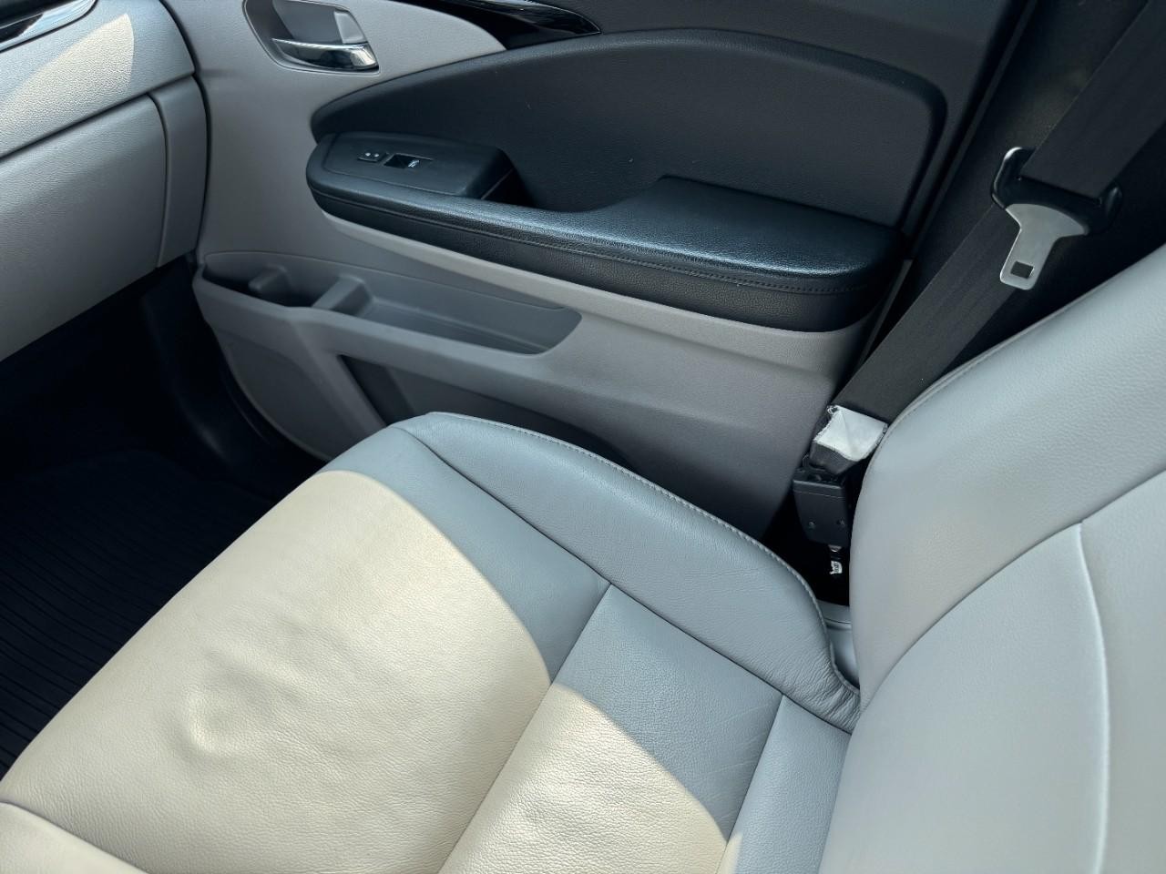 Honda Pilot Vehicle Full-screen Gallery Image 19