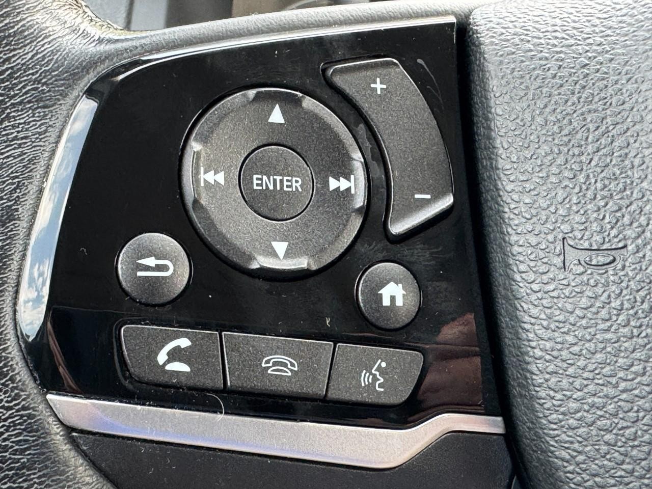 Honda Pilot Vehicle Full-screen Gallery Image 24
