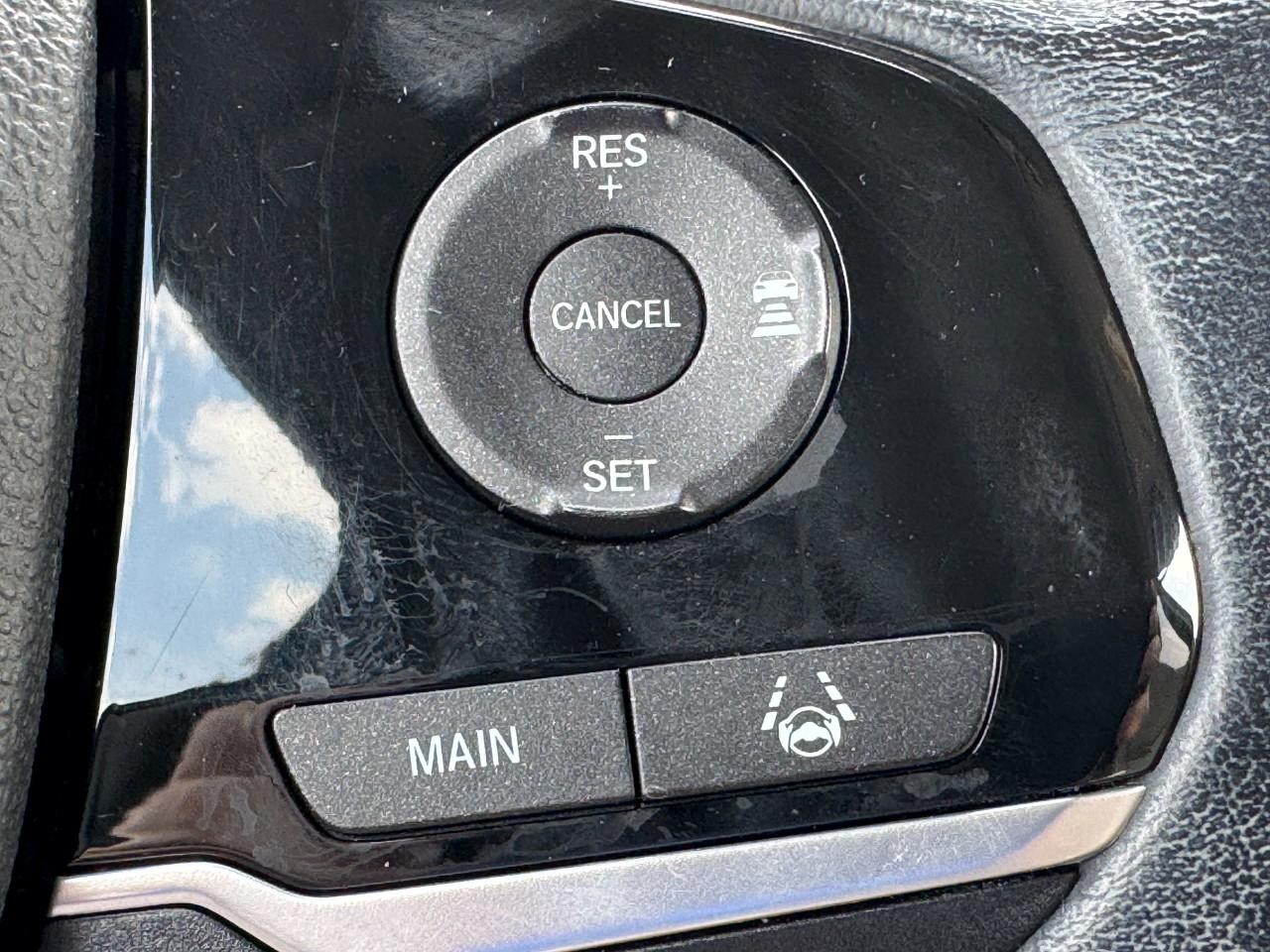 Honda Pilot Vehicle Full-screen Gallery Image 25