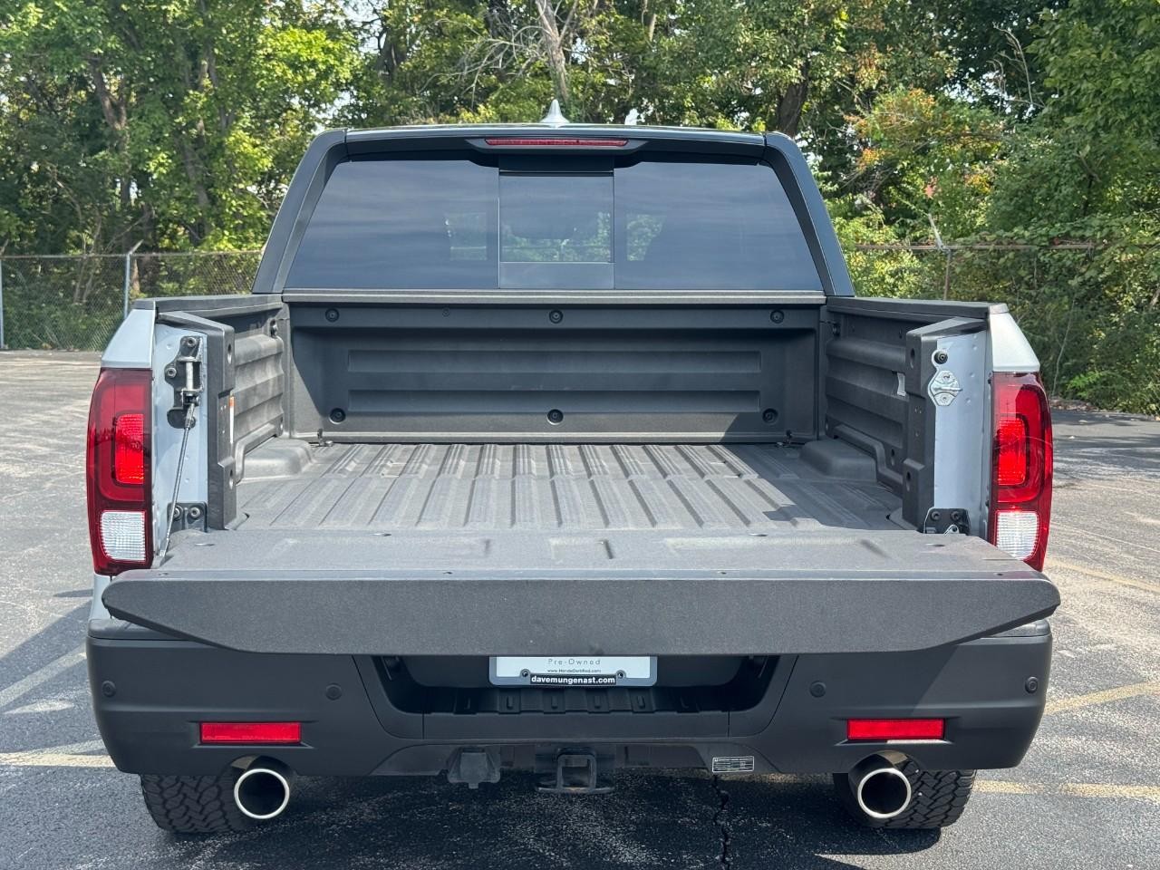 Honda Ridgeline Vehicle Full-screen Gallery Image 06