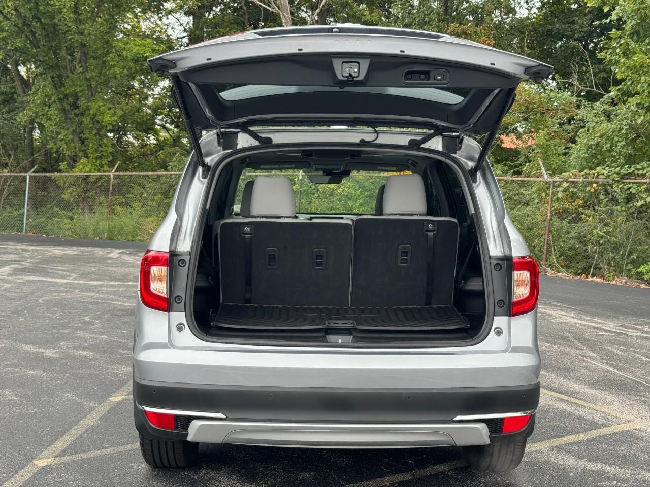 Honda Pilot Vehicle Full-screen Gallery Image 06
