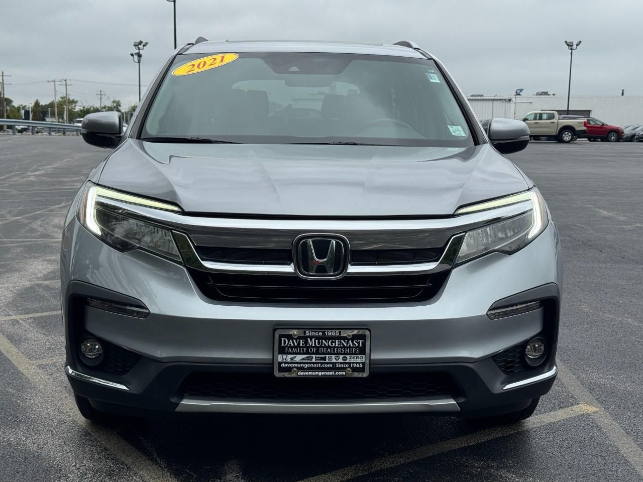 Honda Pilot Vehicle Full-screen Gallery Image 11